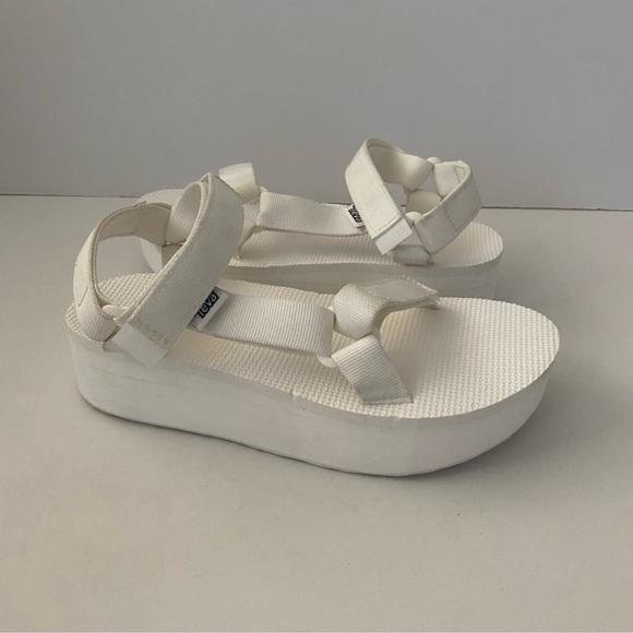 Teva Flatform Universal Sandals White 9 - Picture 8 of 9